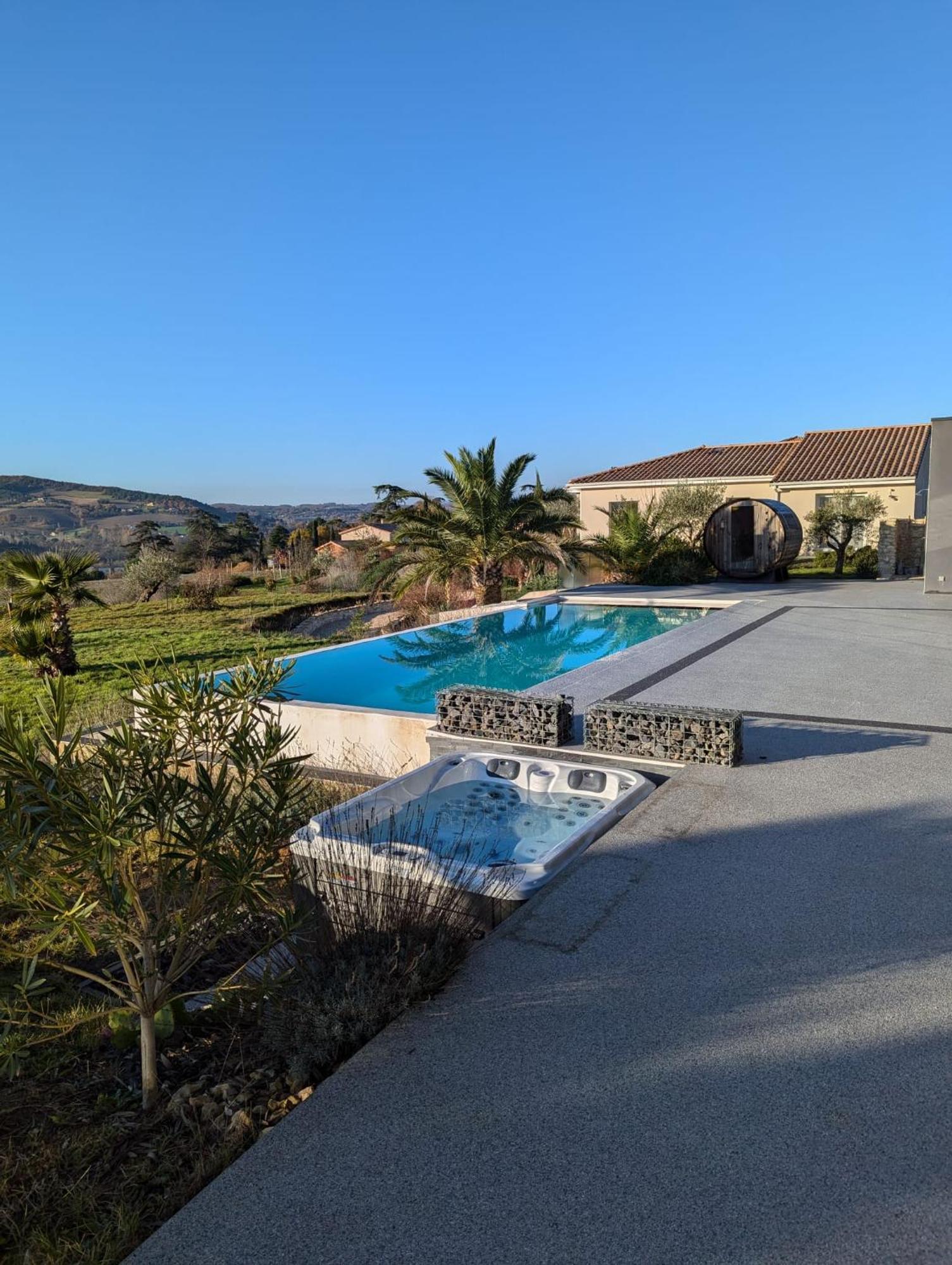 Studio Independant Vue Magnifique Et Au Calme Crest Exterior photo